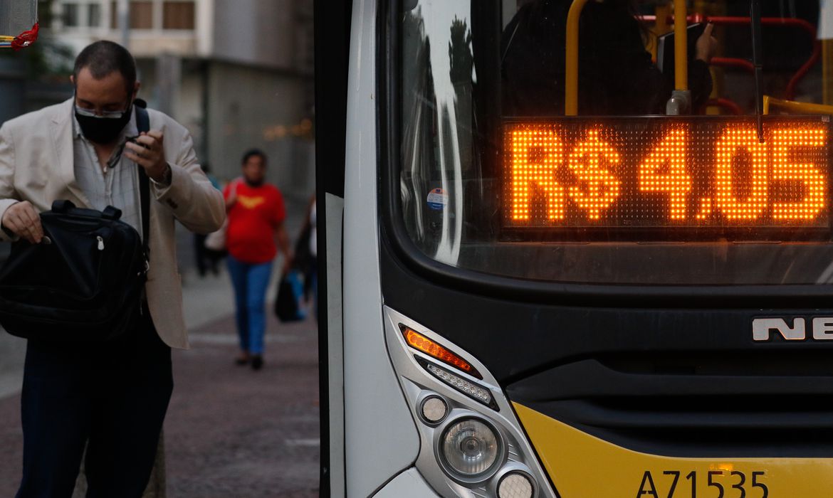 STF acolhe posicionamento da PGR e determina oferta de transporte público gratuito em dias de eleição